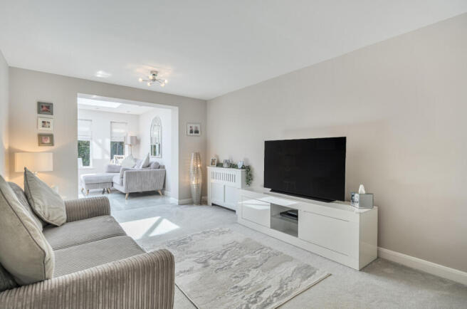 1356651-19-68c972...