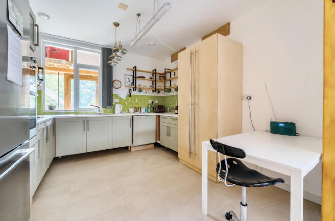 1332899-20-688c9e...