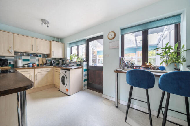 1383668-18-691f37...