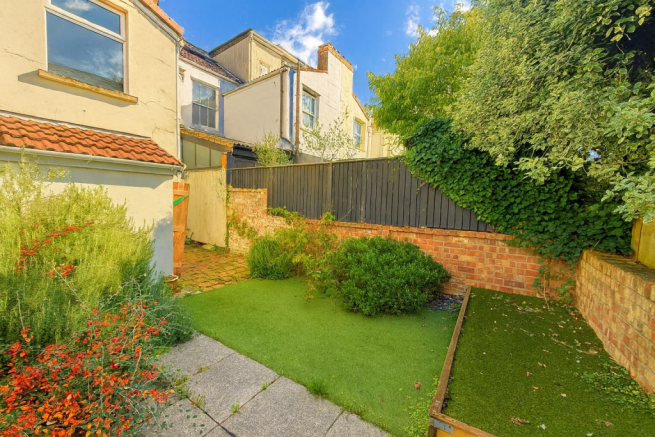 ChatGPT Image Oct 22, 2025, 12_25_44 PM.png