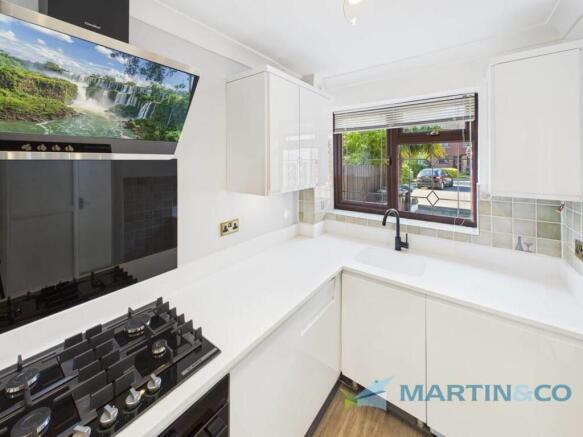 CAM02145G0-PR0077...