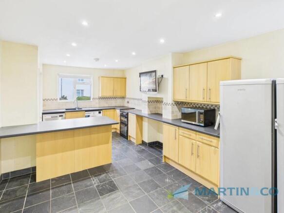 CAM02145G0-PR0080...