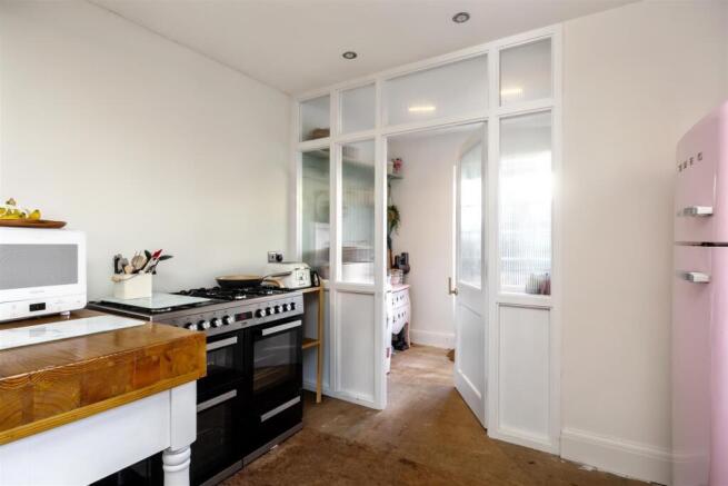 Rowlands Road, 132-028.jpg