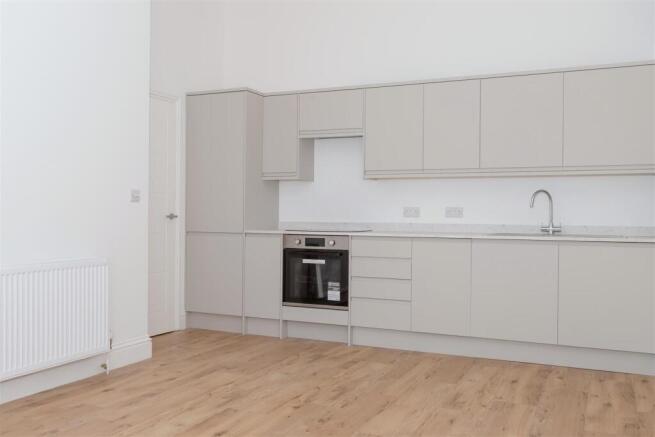 Northcourt Flat 2_3.jpg