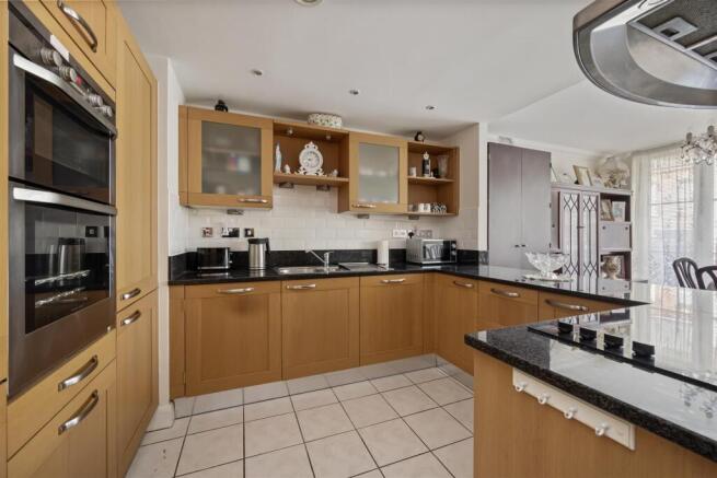 Steyne Gardens, Warnes 60-015.jpg