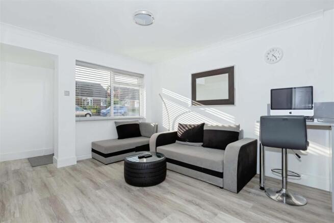 Floral Dene Court_4.jpg