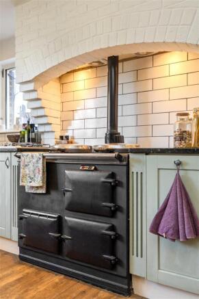 Parkfield Road, 28-032.jpg