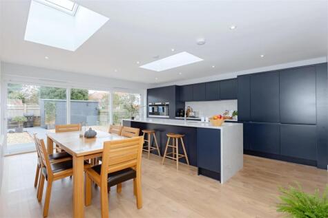 Wallace Avenue, Worthing