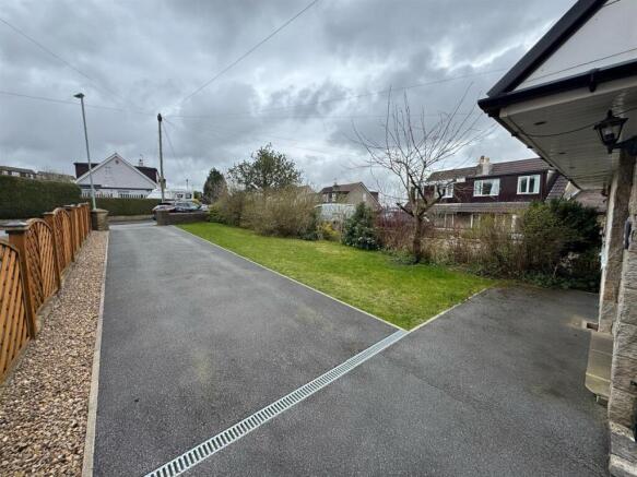 Driveway 1.jpg
