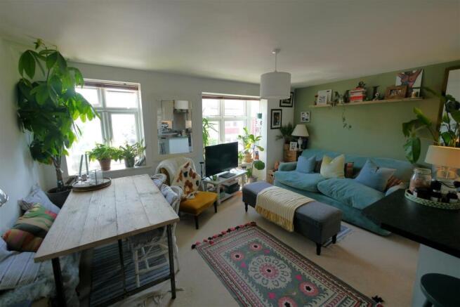 Lounge/Kitchen