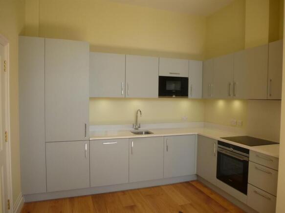 Apt 101 King Edward VII kitchen.JPG