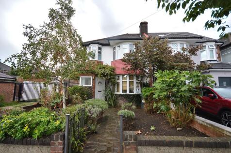 Ashridge Gardens, Palmers Green, London. N13