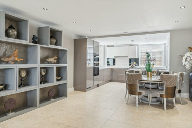 Show Apartment Kitchen/Dining area