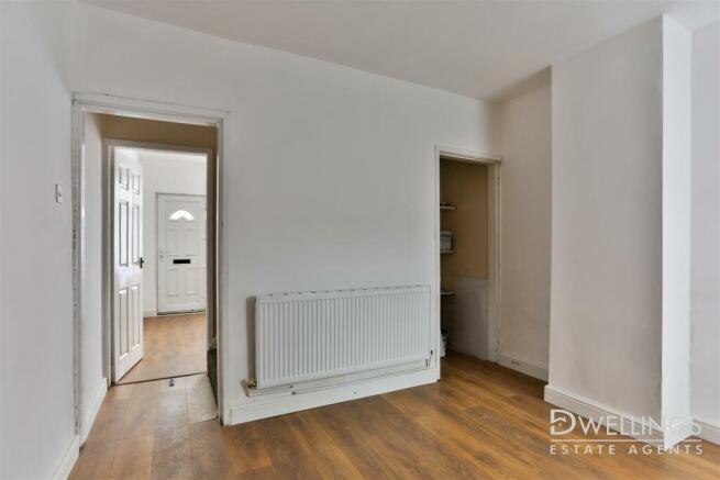 DWELEST- 55, Princess Street, DE14 2NP - 003.jpg