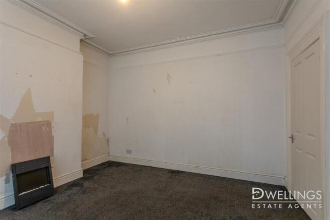 DWELEST- 173 Horninglow Road, DE14 2QS-0003.jpg