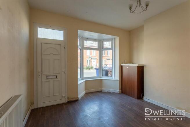 DWELEST- 178 Shobnall Street, DE14 2HN-0002.jpg
