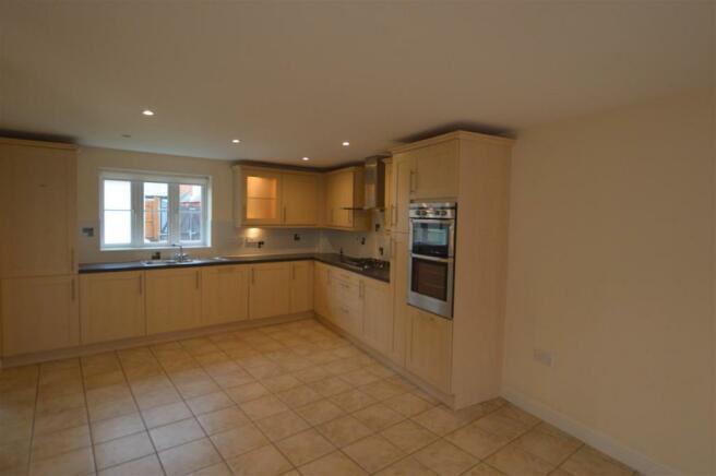 46 M Kitchen.jpeg