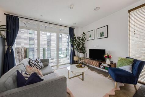 Lamington Heights, Poplar, E16