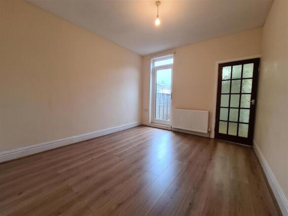 Sandown Road 45 - Dining room.jpg