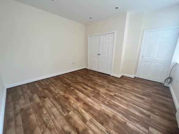 Flat 3, the engine shower room  (2).jpg