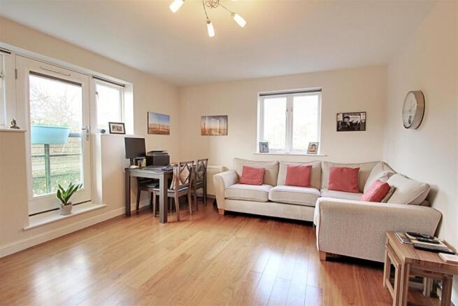 Living Room 1.JPG