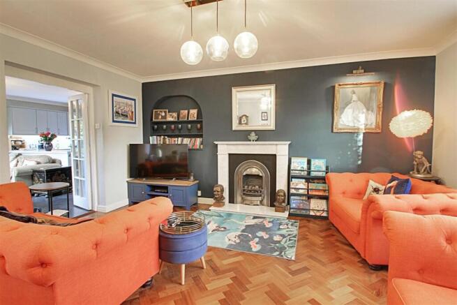 Living Room 1.jpg