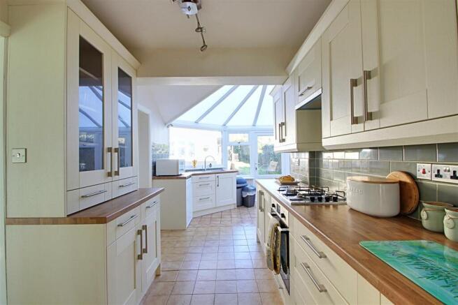 Kitchen 1.JPG