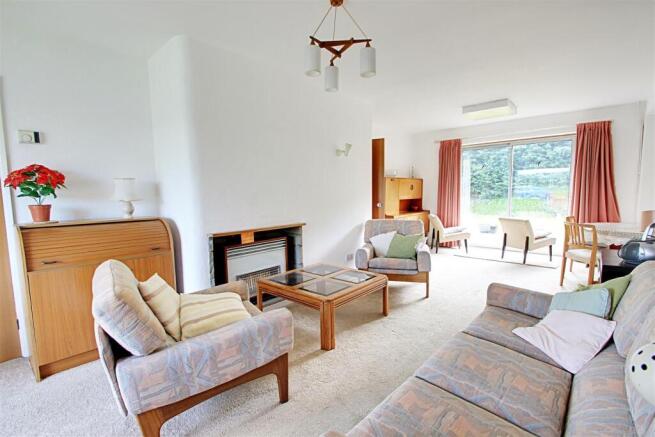 Living Room 1.jpg