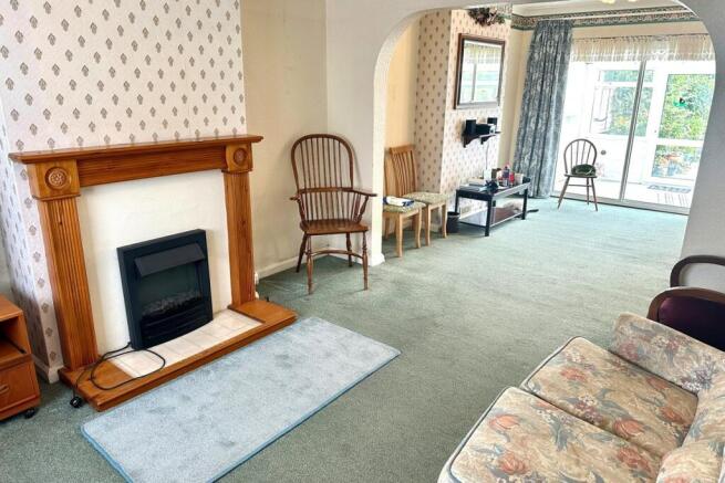 Lounge/Dining Room