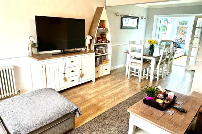 Lounge/dining room
