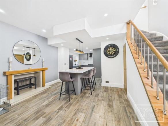 Living/Dining Area