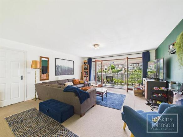 Open plan living/kitchen/diner