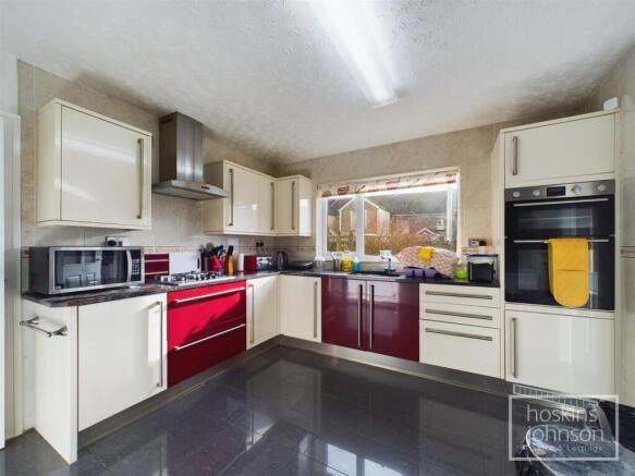 Kitchen/Breakfast Room