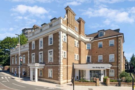 Kew Bridge Road,
Brentford, TW8