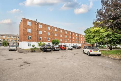 Woburn Court, 
Stanmore Road, TW9