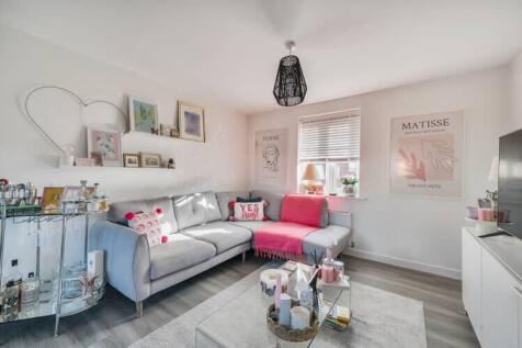 Ifould Crescent, Wokingham, Berkshire, RG40