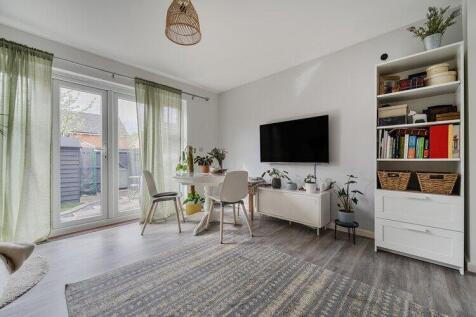 St. Agnes Way, Reading, Berkshire, RG2