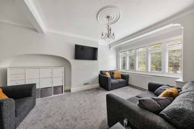 Chigwell Road IG8