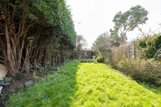 Heatherley Drive, IG5