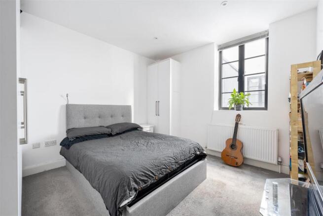 214-220, Maybank Road E18