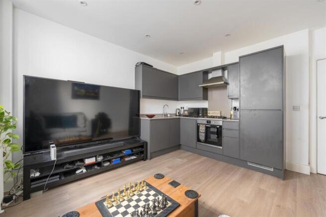 214-220, Maybank Road E18