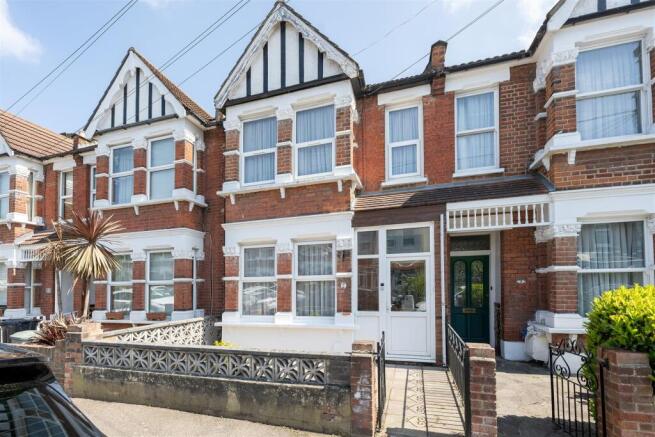 Wynndale Road, E18