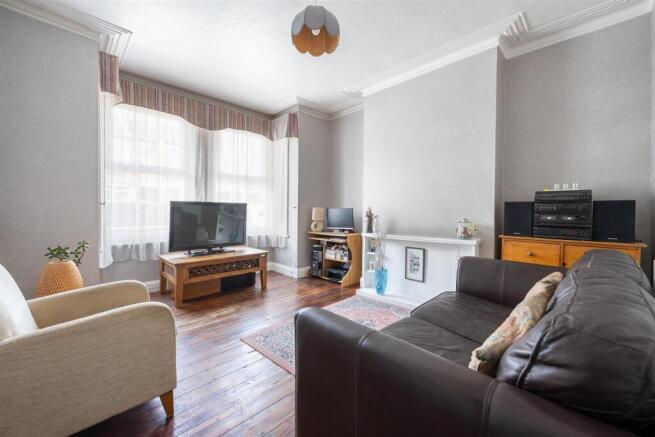 Wynndale Road, E18
