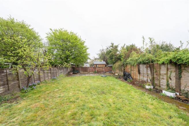 Wordsworth Avenue, E18