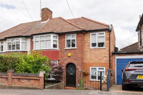 St. Albans Crescent, Woodford Green