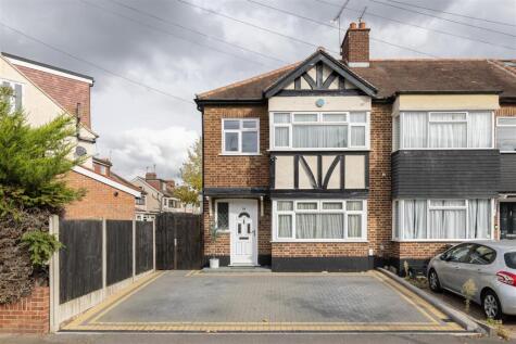 Brackley Square, Woodford Green