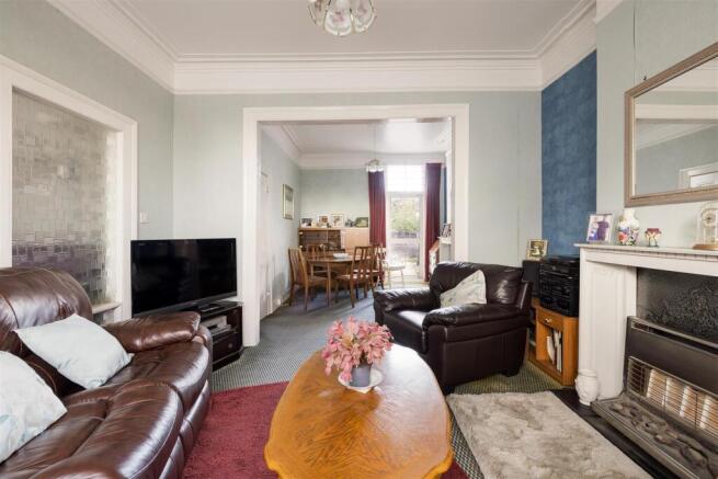 Chelmsford Road, E18