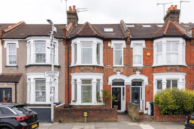 Ashford Road, E18