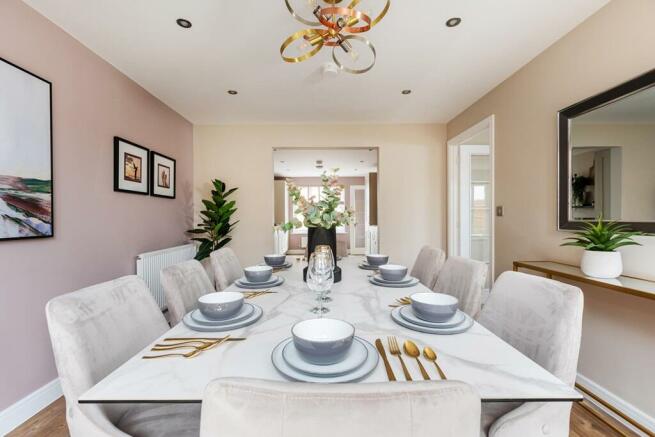 A wonderful space for family dinners or entertaining