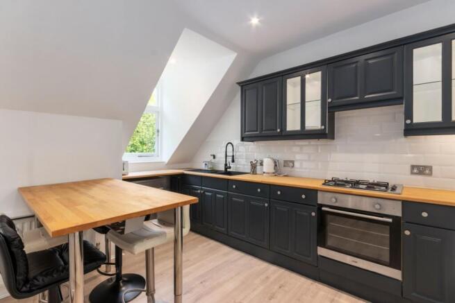 Chiswick High Road 45 Flat C PH1.jpg